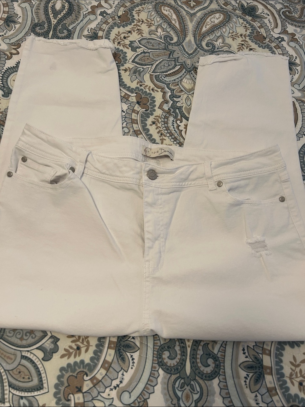 White Ankle Crop distressed Jeans - Women's